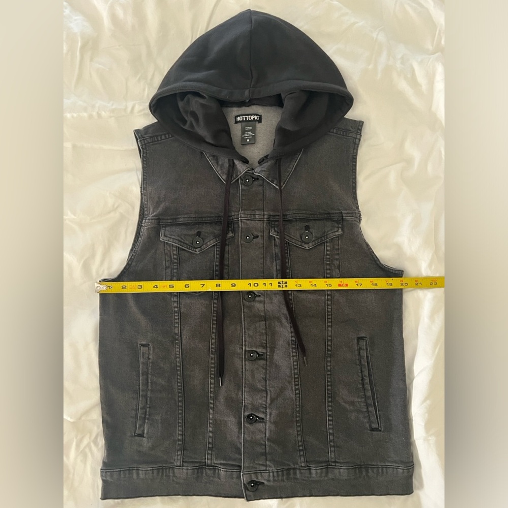 Hot Topic Vest with Detachable Hood Medium